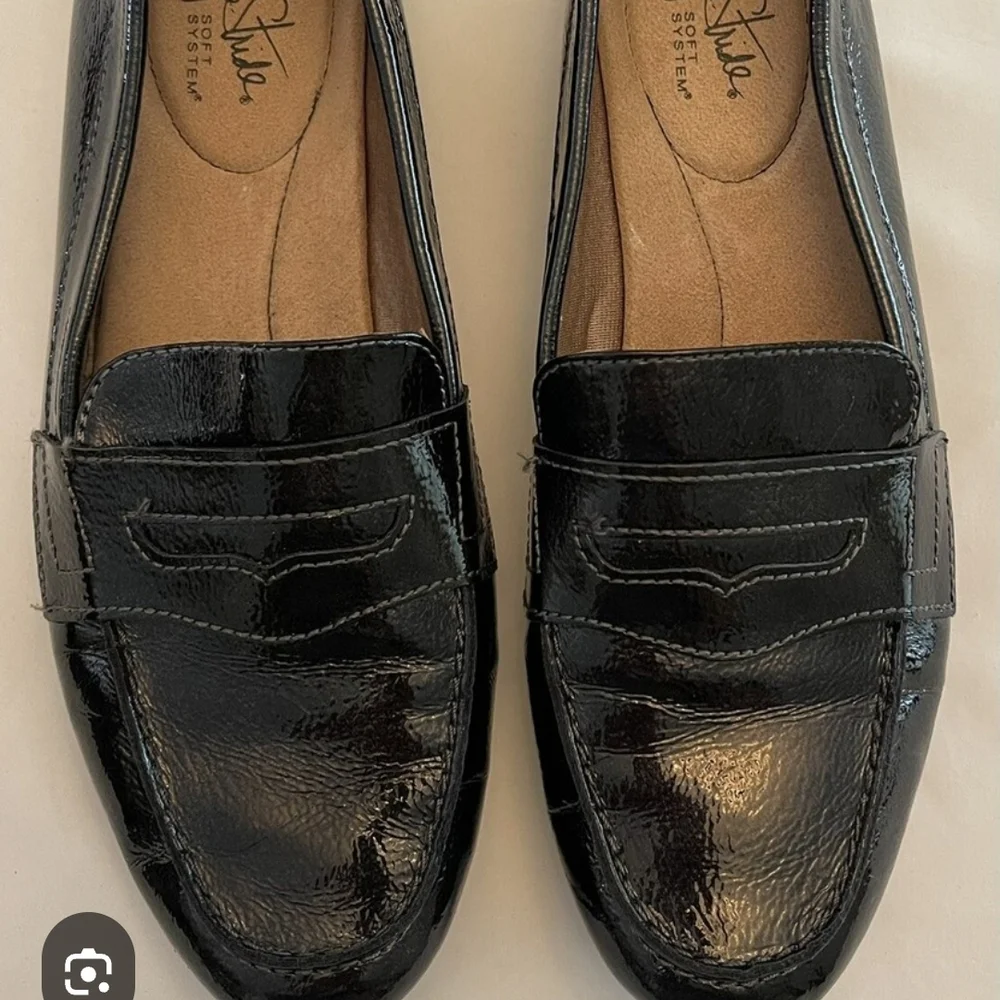 Life Stride Black Patent Leather Flats - Picture 4 of 4